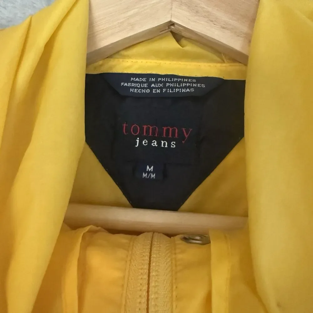 VTG Tommy Hilfiger Tommy Jeans Pullover Windbreaker Mens M Yellow Rain Jacket